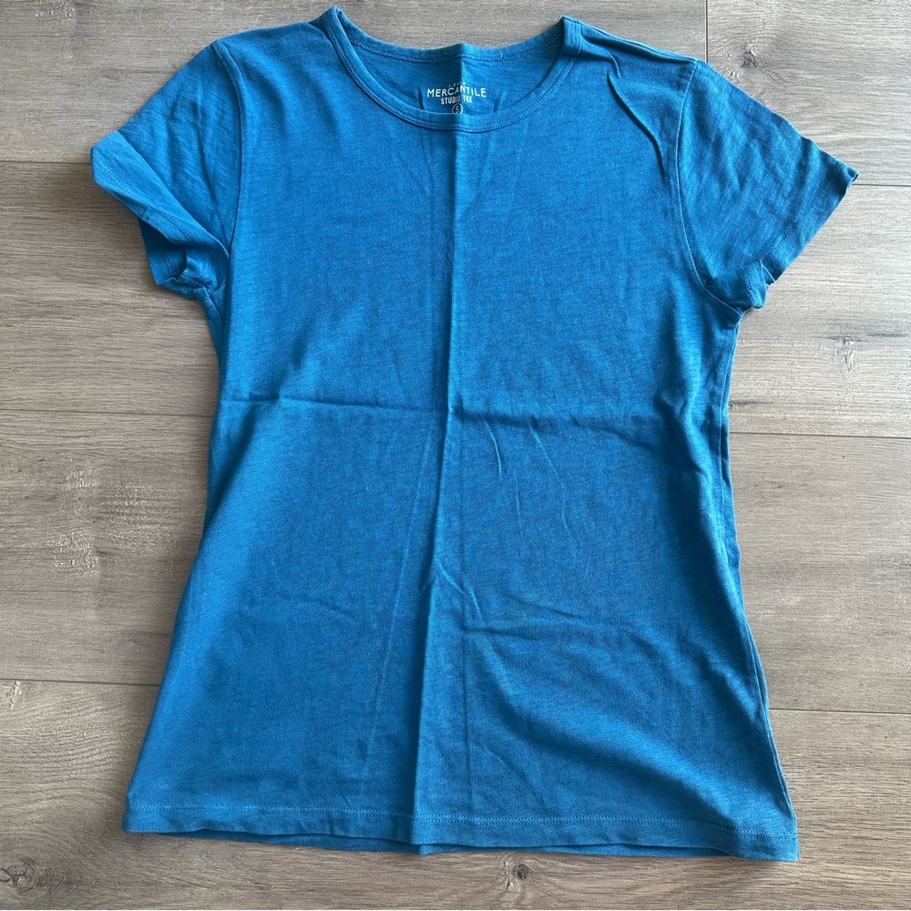 EUC J. Crew Factory studio tee - size small - blue